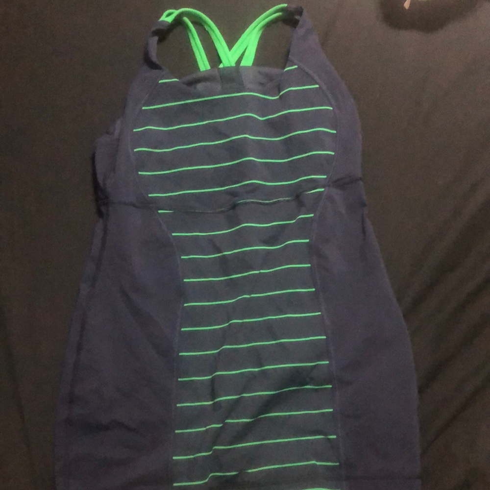 Lululemon top
